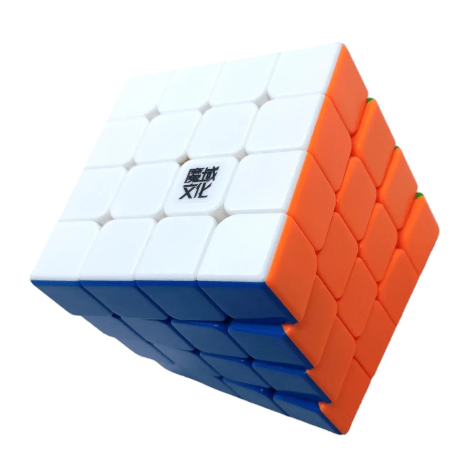 Cubo Moyu AoSu 4x4 con caras blancas, naranjas y azules en fondo blanco