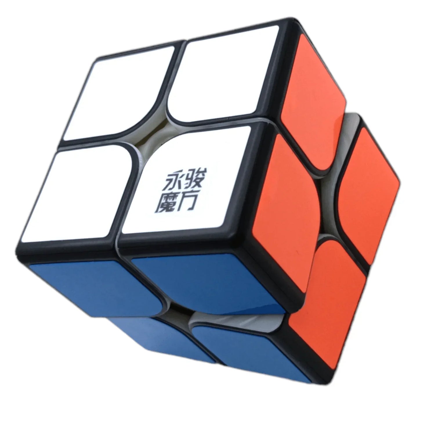 Cubo YJ 2x2 clásico con caras blanca, azul y roja, logo visible en el centro blanco.